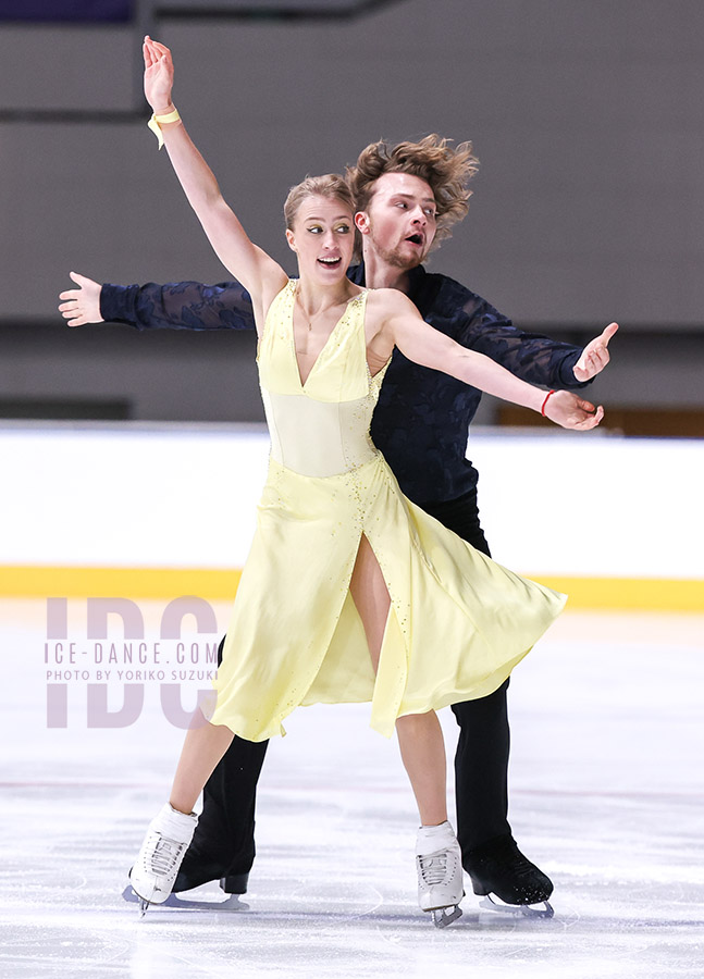Ekaterina Mironova & Evgenii Ustenko (AIN2)