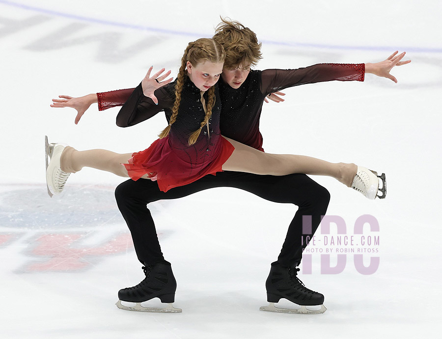 Chloe Abendroth & Jami Becker