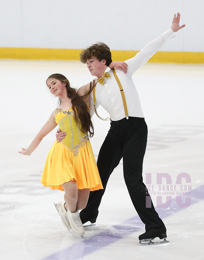 Vanessa Hollis & Evan Hollis