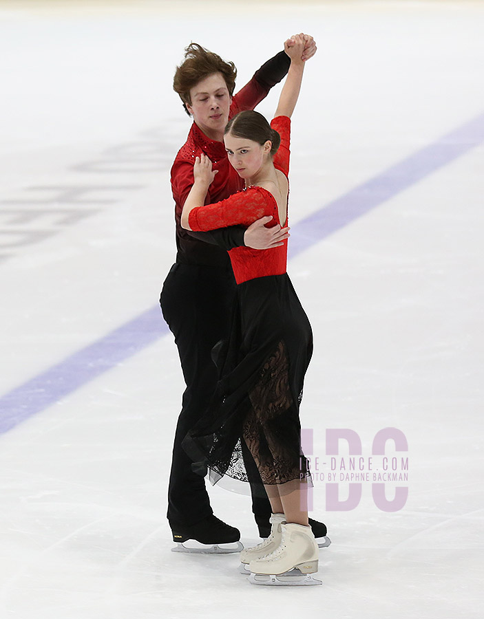 Vanessa Hollis & Evan Hollis
