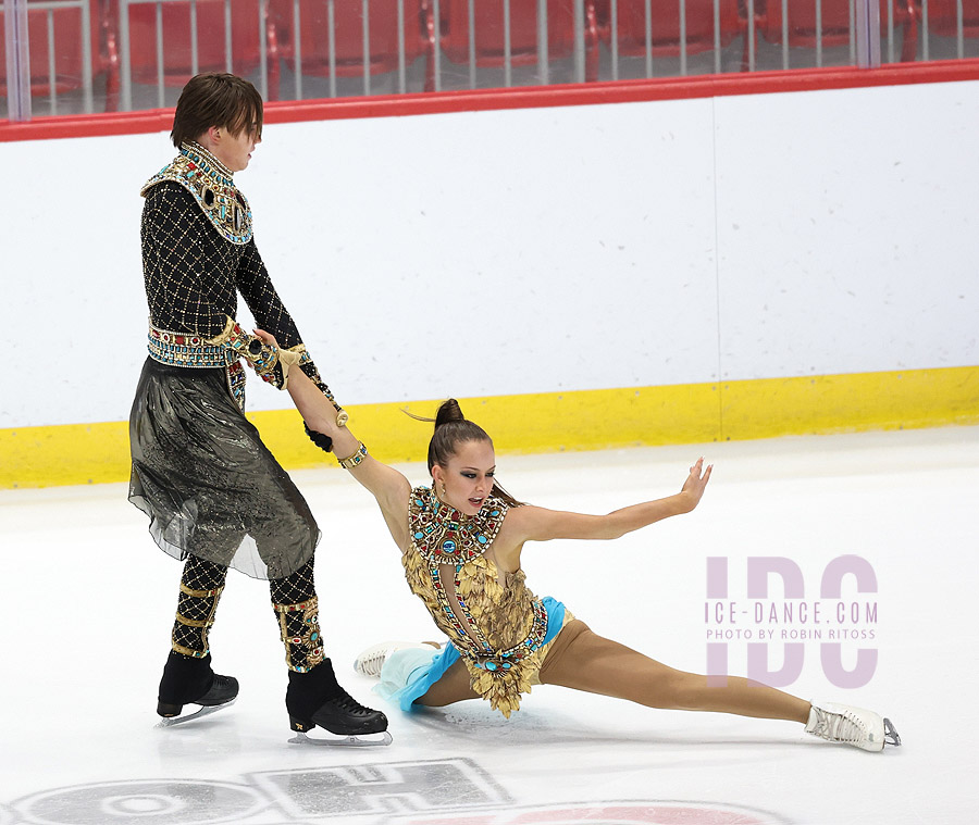 Hana Maria Aboian & Daniil Veselukhin (USA)