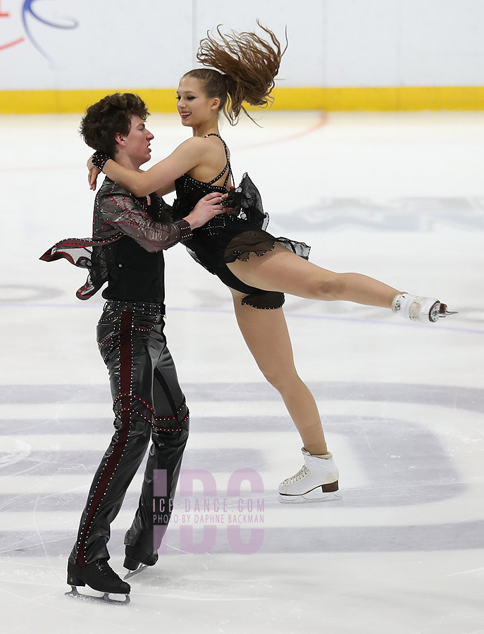 Sophia Feige & Wiles Middlekauff (USA)