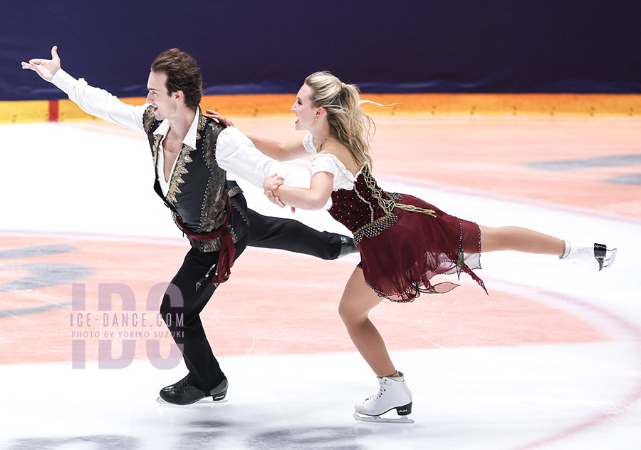 Eva Pate & Logan Bye (USA)