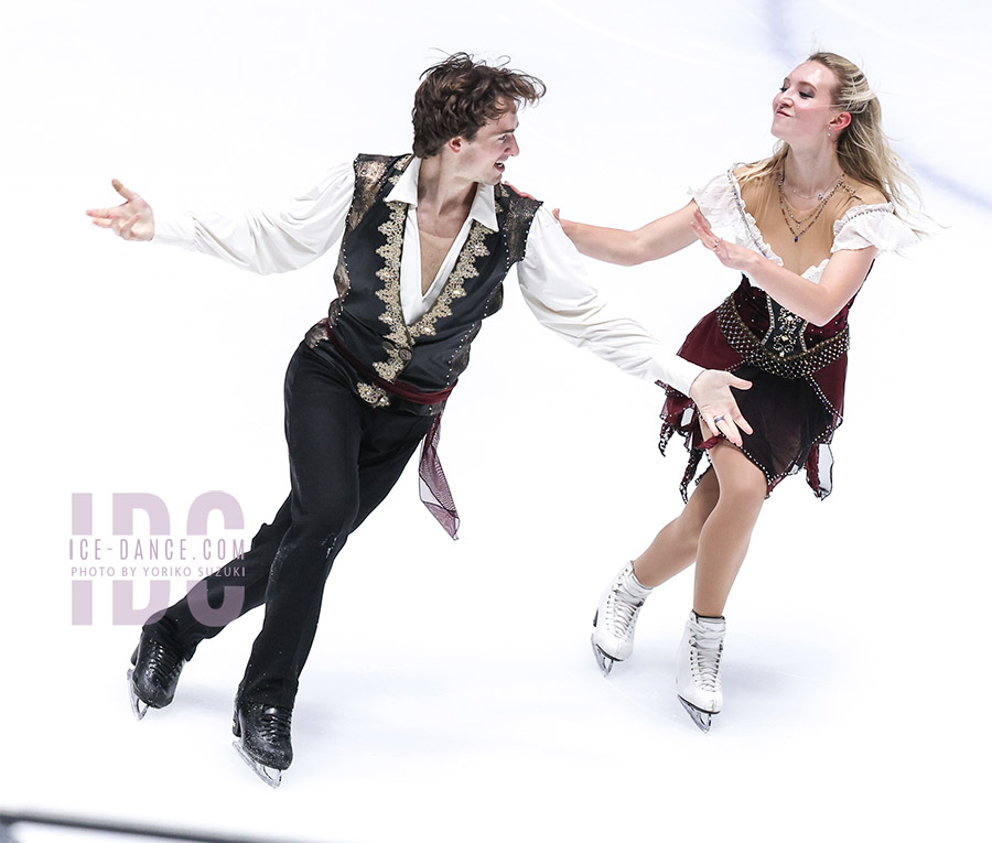 Eva Pate & Logan Bye (USA)