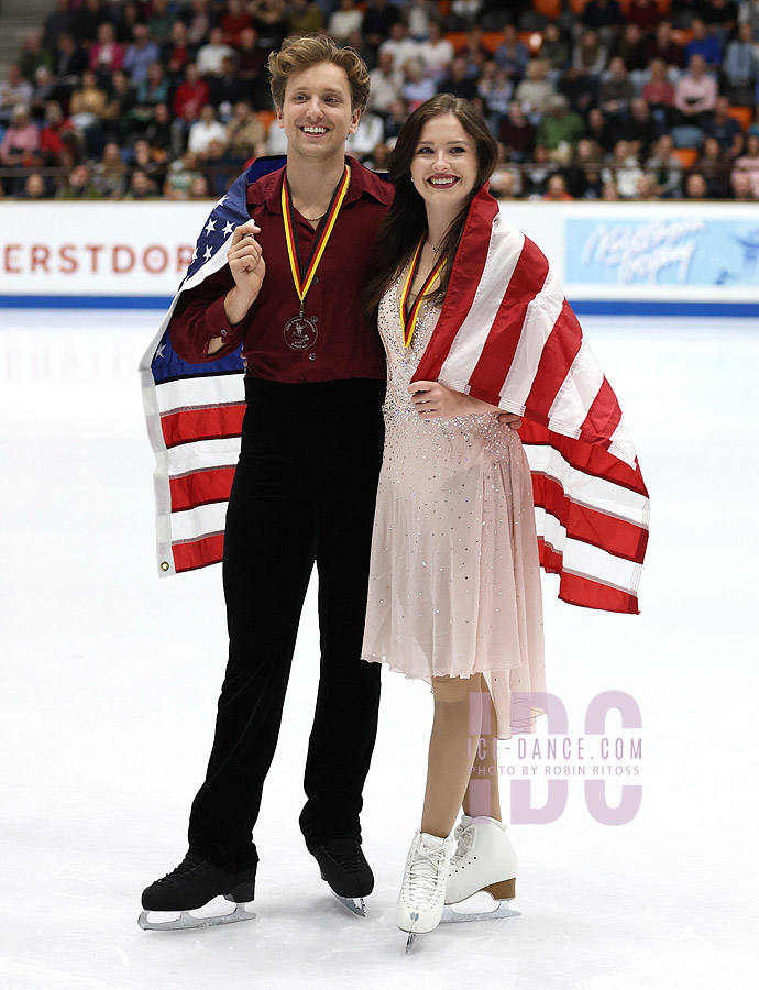 Christina Carreira & Anthony Ponomarenko (USA)