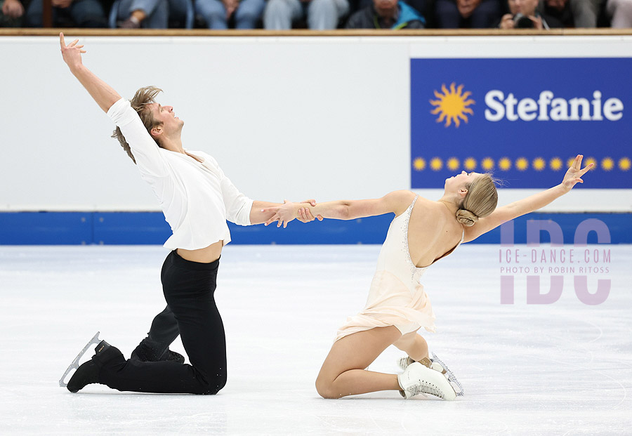 Leah Neset & Artem Markelov (USA)
