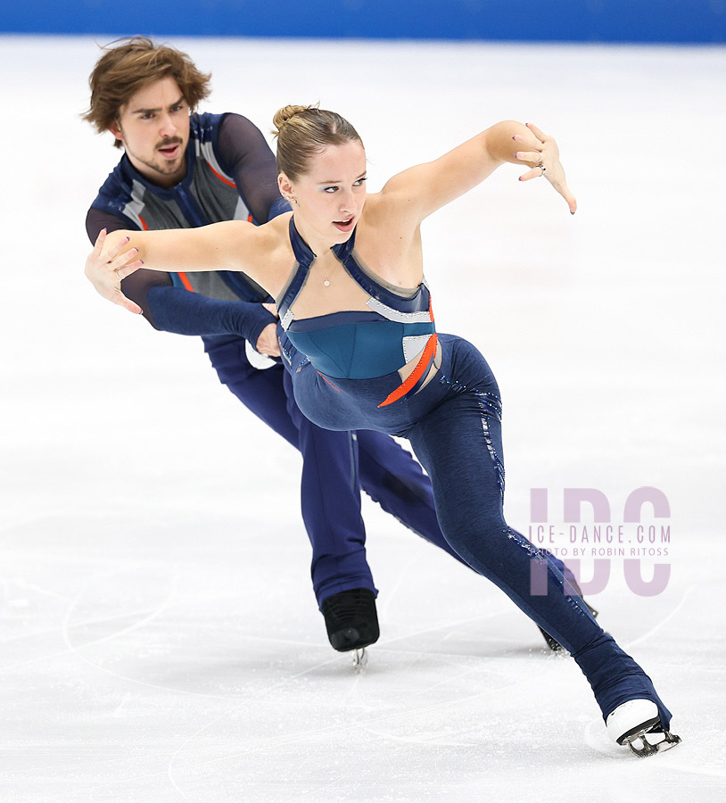 Layla Veillon & Alexander Brandys (CAN)	