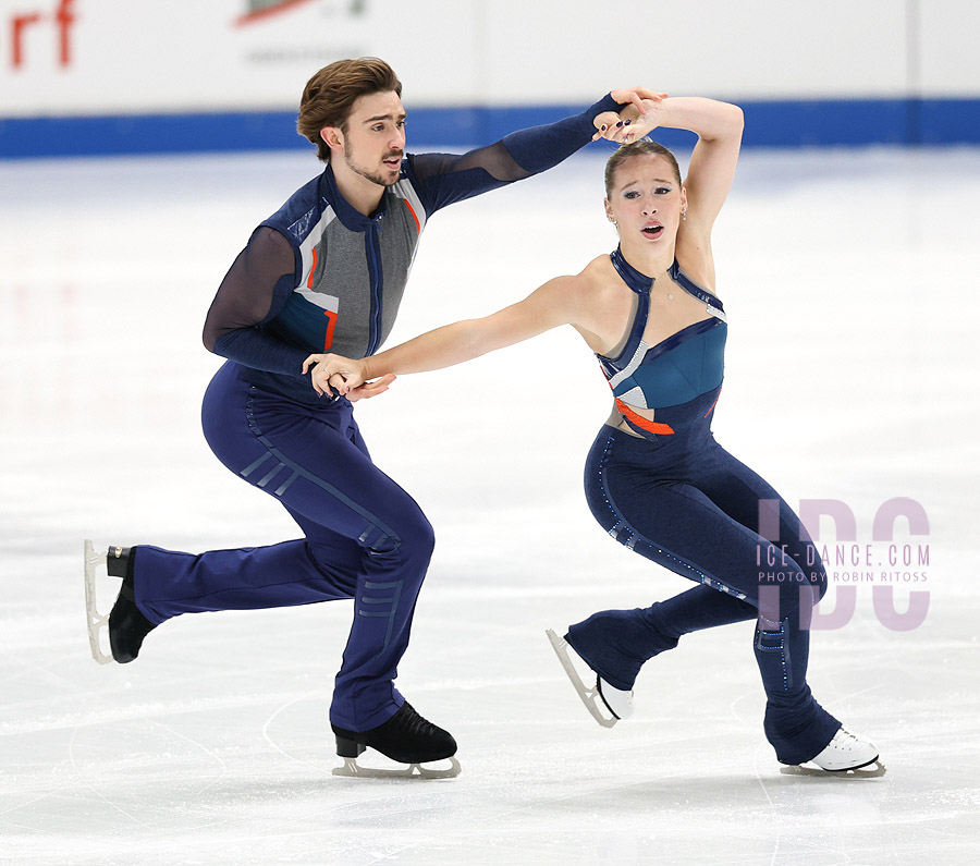Layla Veillon & Alexander Brandys (CAN)	