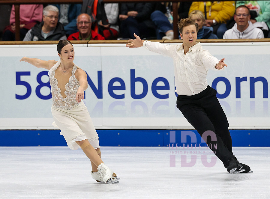 Christina Carreira & Anthony Ponomarenko (USA)
