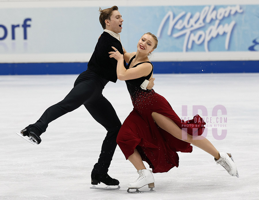 Katerina Mrazkova & Daniel Mrazek (CZE)