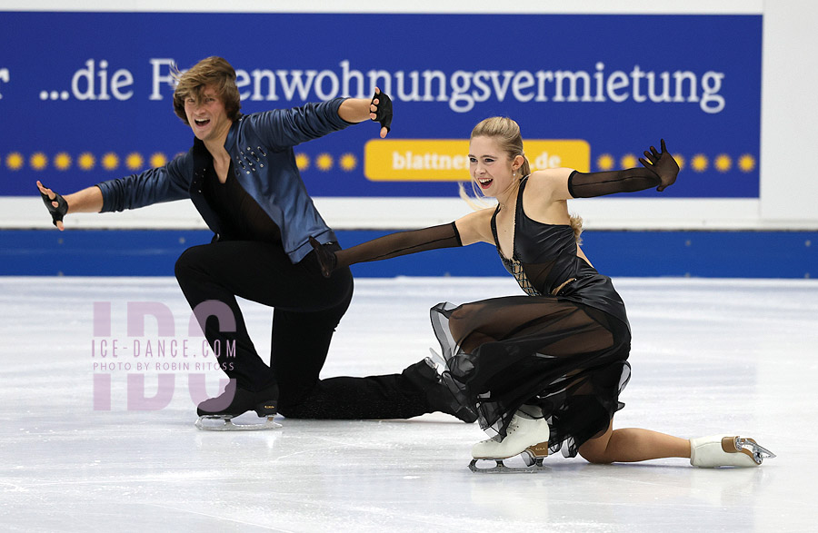 Leah Neset & Artem Markelov (USA)