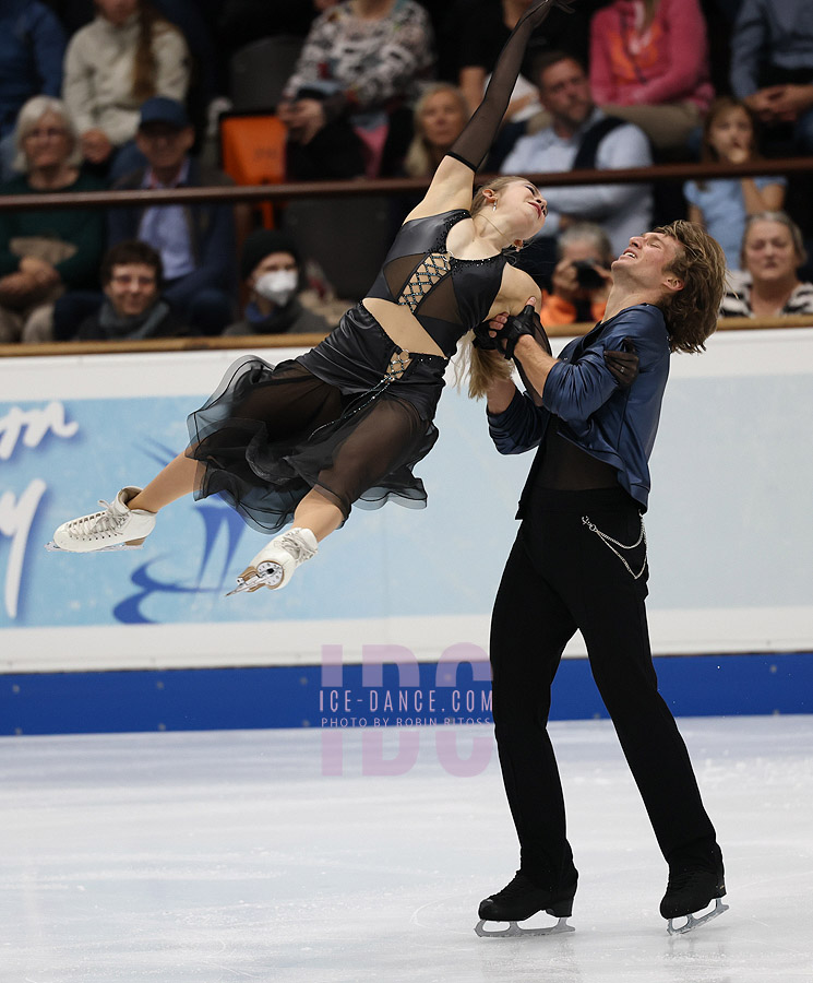 Leah Neset & Artem Markelov (USA)