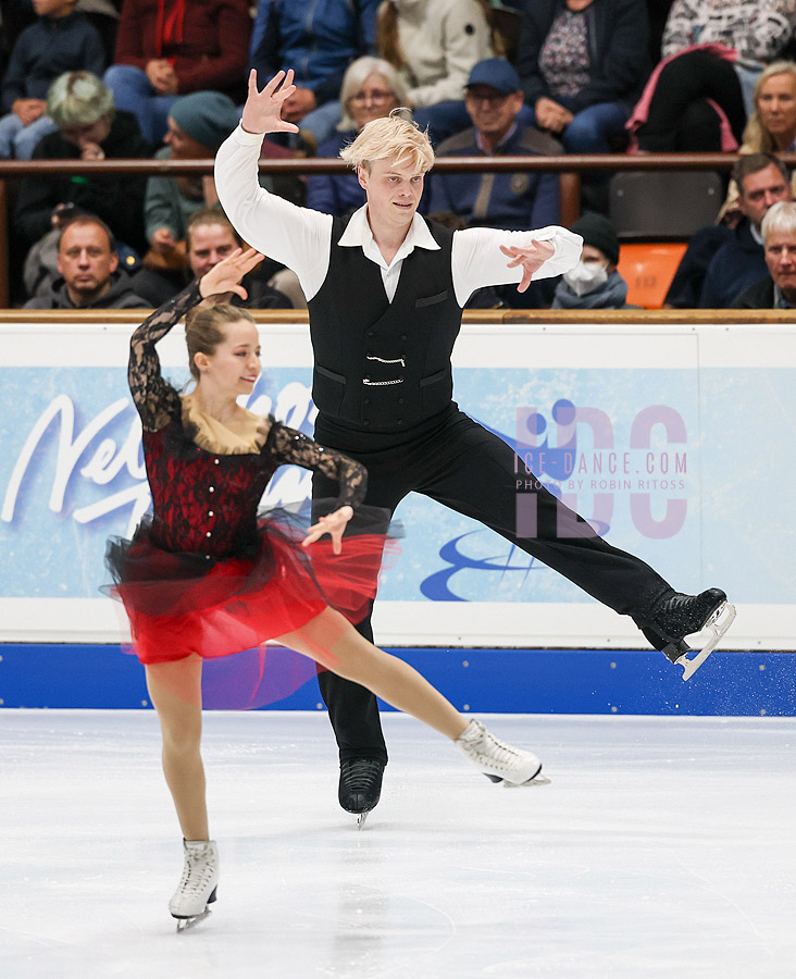 Gabriela Palomeque & Tanner White (ECU)