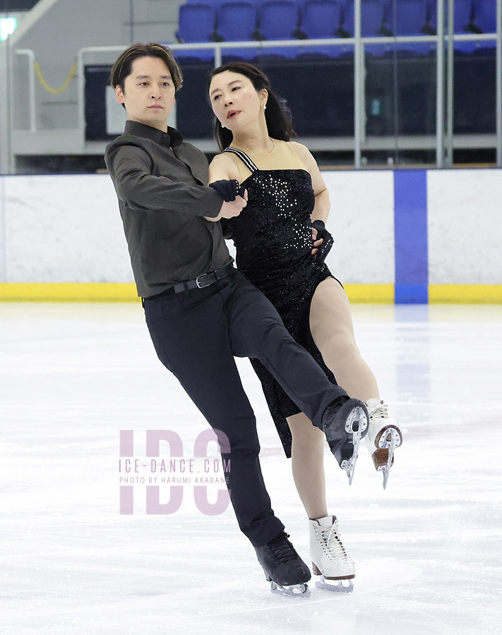 Akiko Maruyama & Kokoro Mizutani