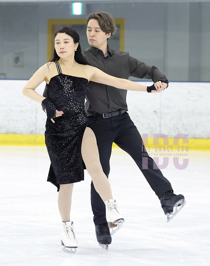 Akiko Maruyama & Kokoro Mizutani
