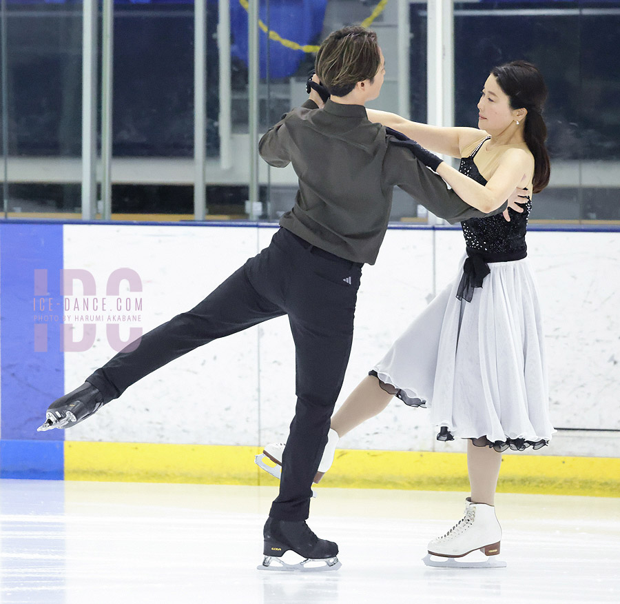 Akiko Maruyama & Kokoro Mizutani